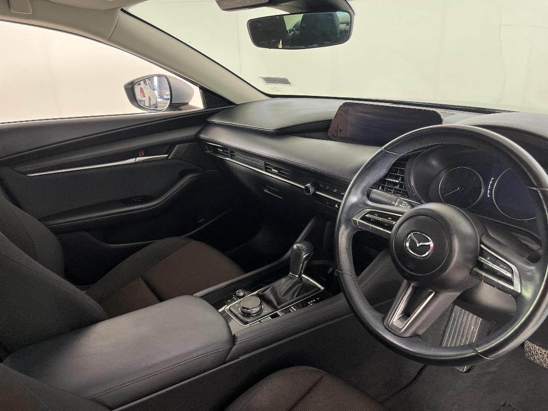 Photo '16' of Mazda Mazda3 Photo '16' of Mazda Mazda3