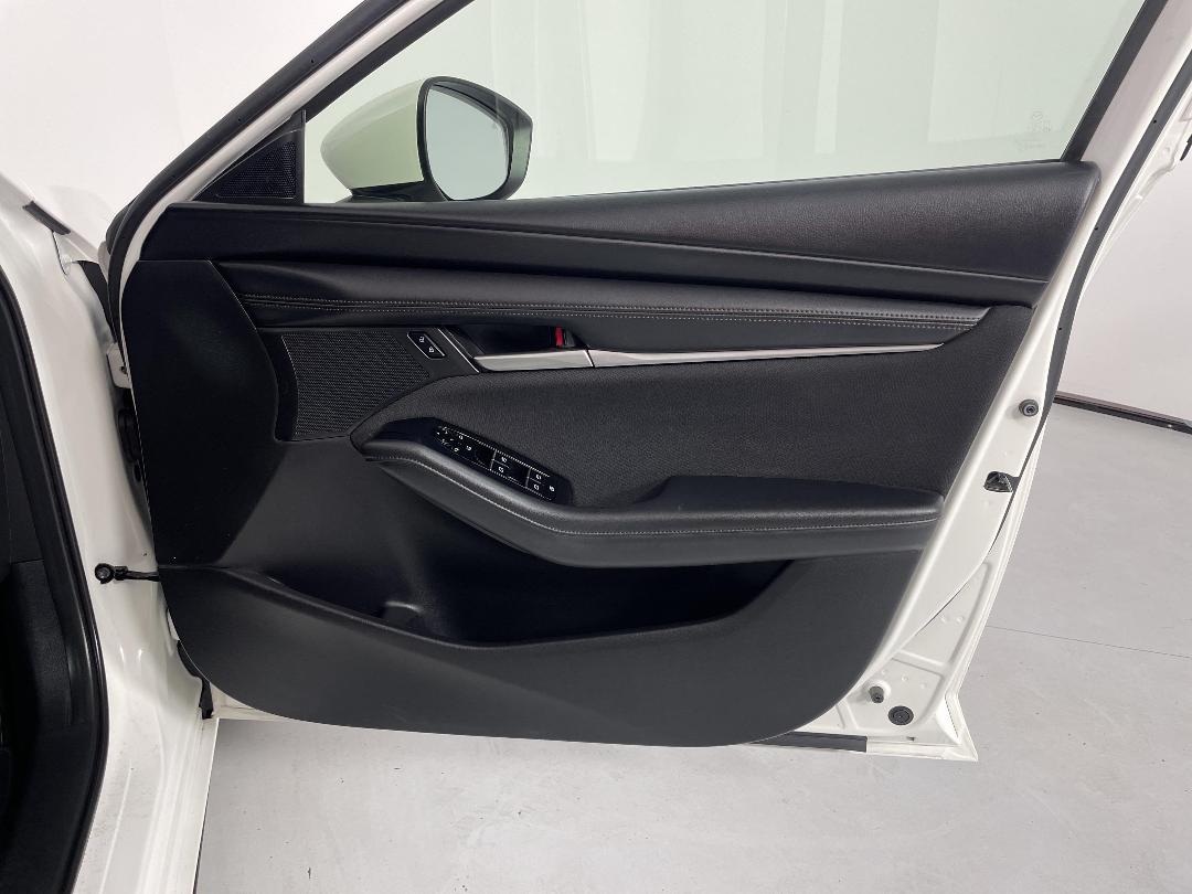 Photo '15' of Mazda Mazda3 Photo '15' of Mazda Mazda3