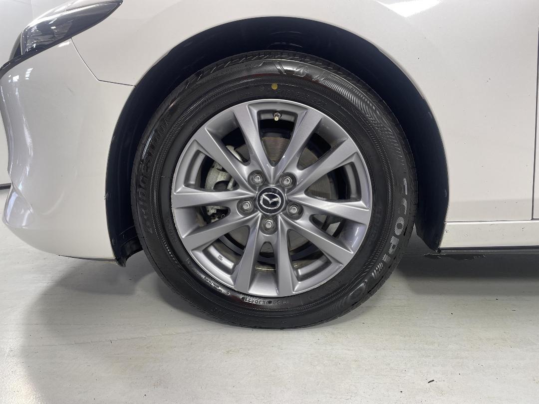 Photo '10' of Mazda Mazda3