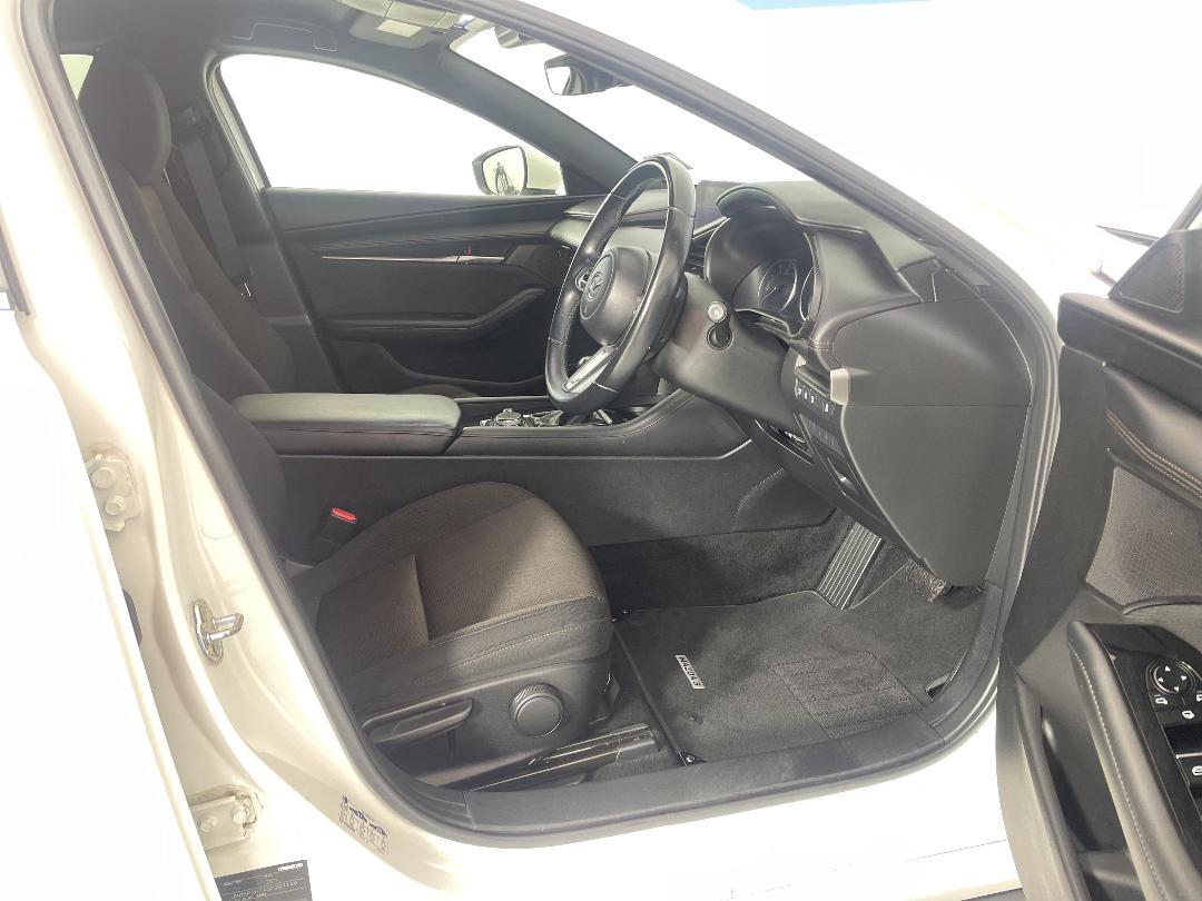 Photo '16' of Mazda Mazda3