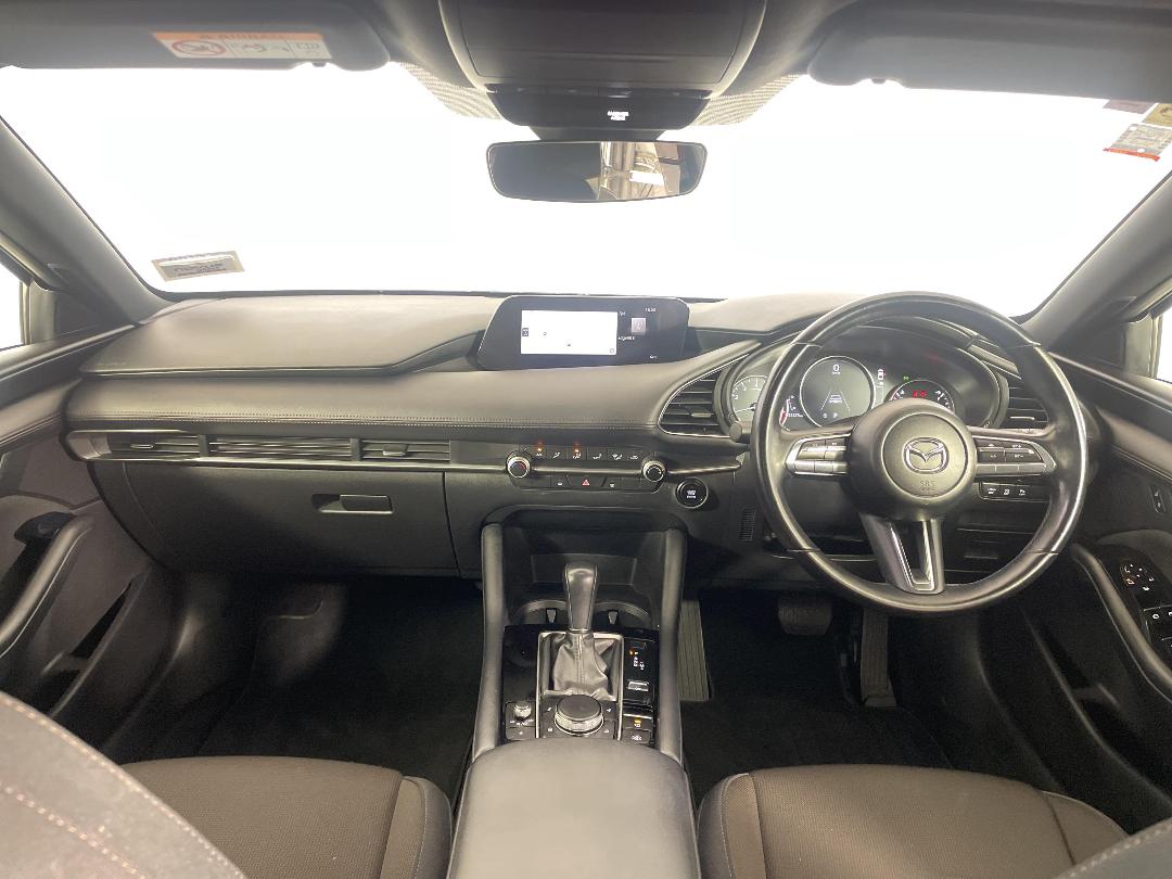 Photo '17' of Mazda Mazda3