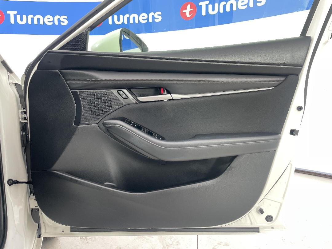 Photo '15' of Mazda Mazda3 Photo '15' of Mazda Mazda3