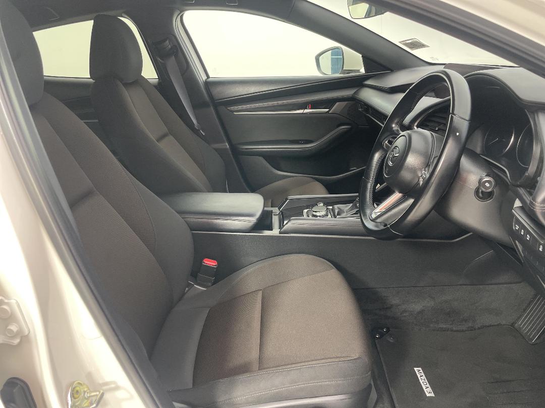 Photo '16' of Mazda Mazda3 Photo '16' of Mazda Mazda3