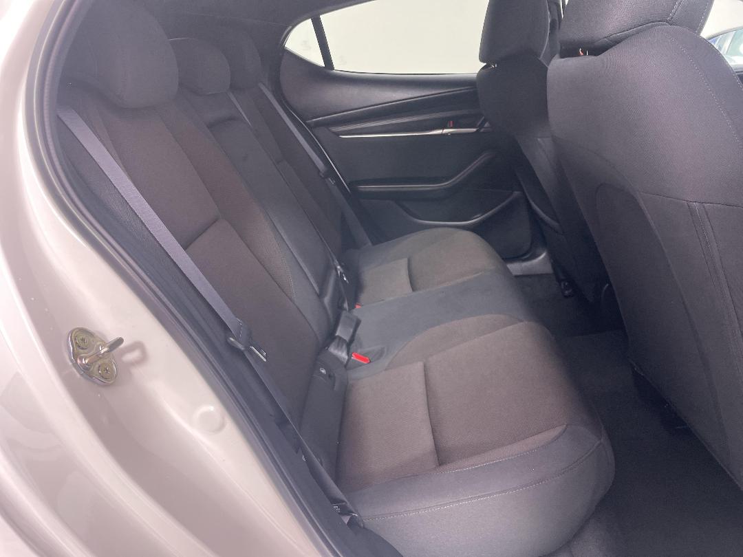 Photo '20' of Mazda Mazda3 Photo '20' of Mazda Mazda3