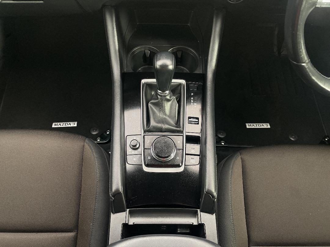 Photo '18' of Mazda Mazda3 Photo '18' of Mazda Mazda3