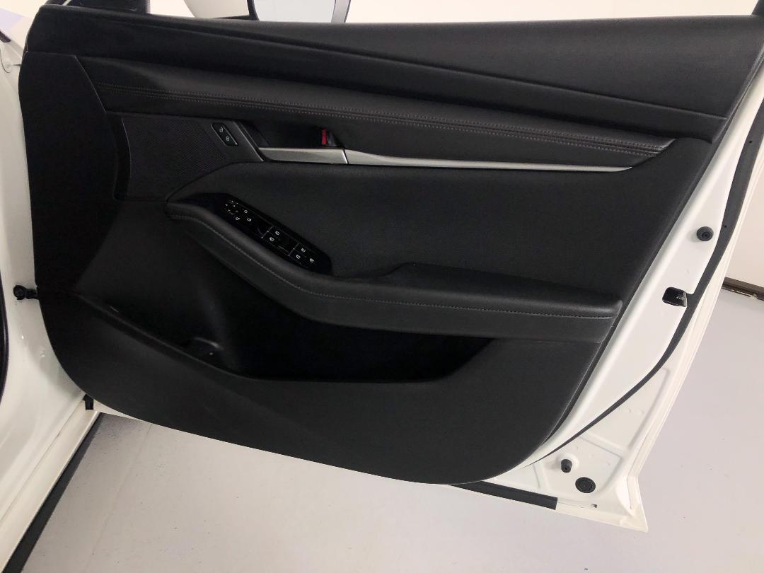 Photo '15' of Mazda Mazda3