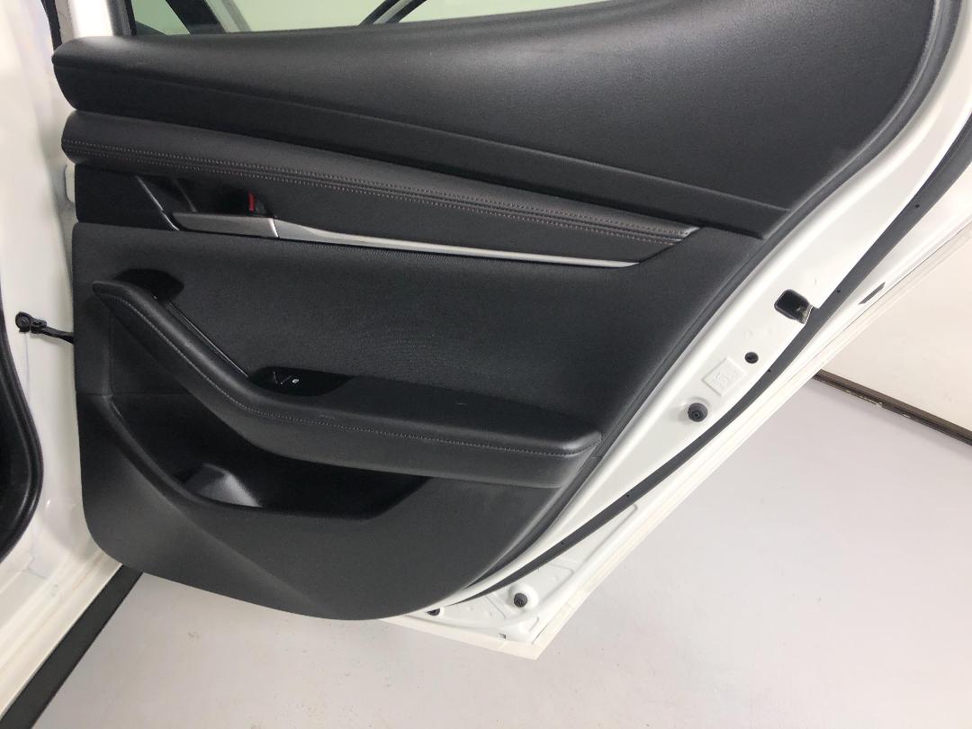 Photo '19' of Mazda Mazda3