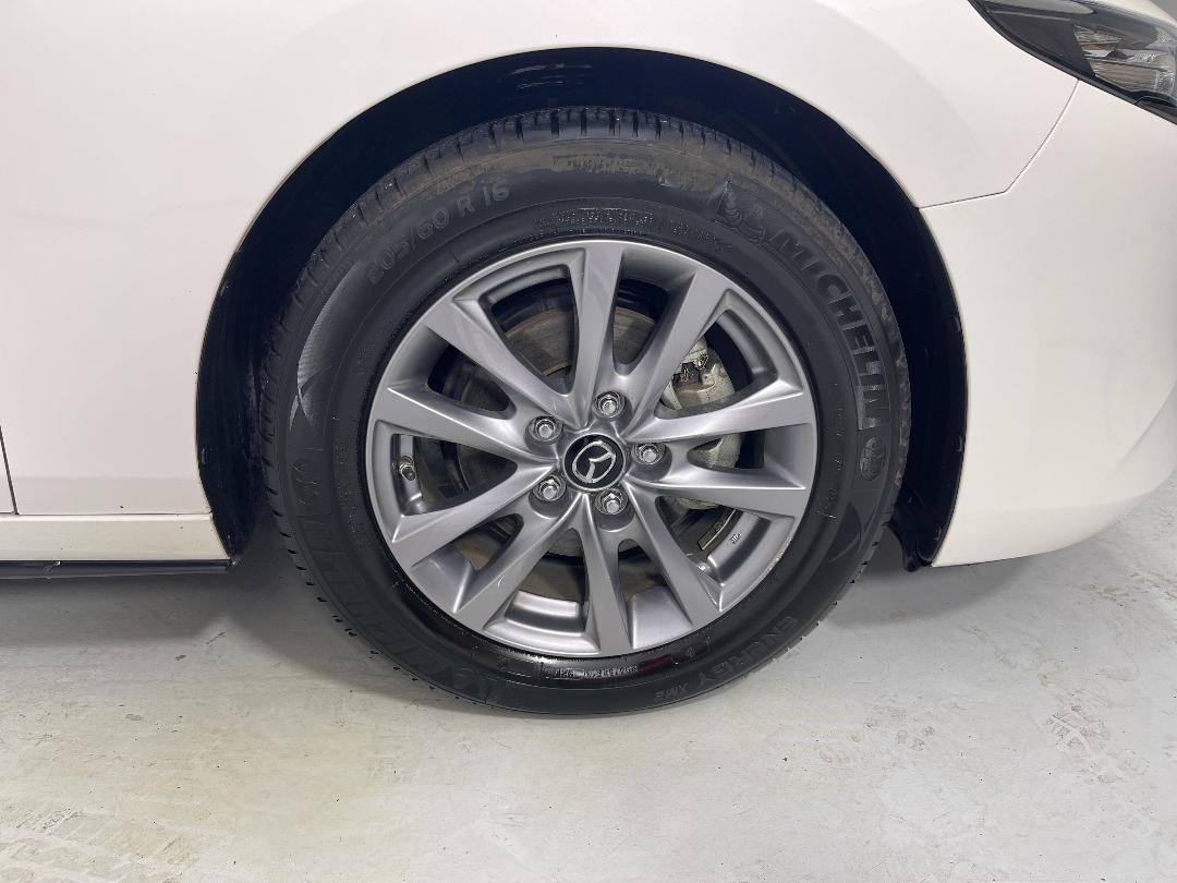 Photo '9' of Mazda Mazda3 Photo '9' of Mazda Mazda3