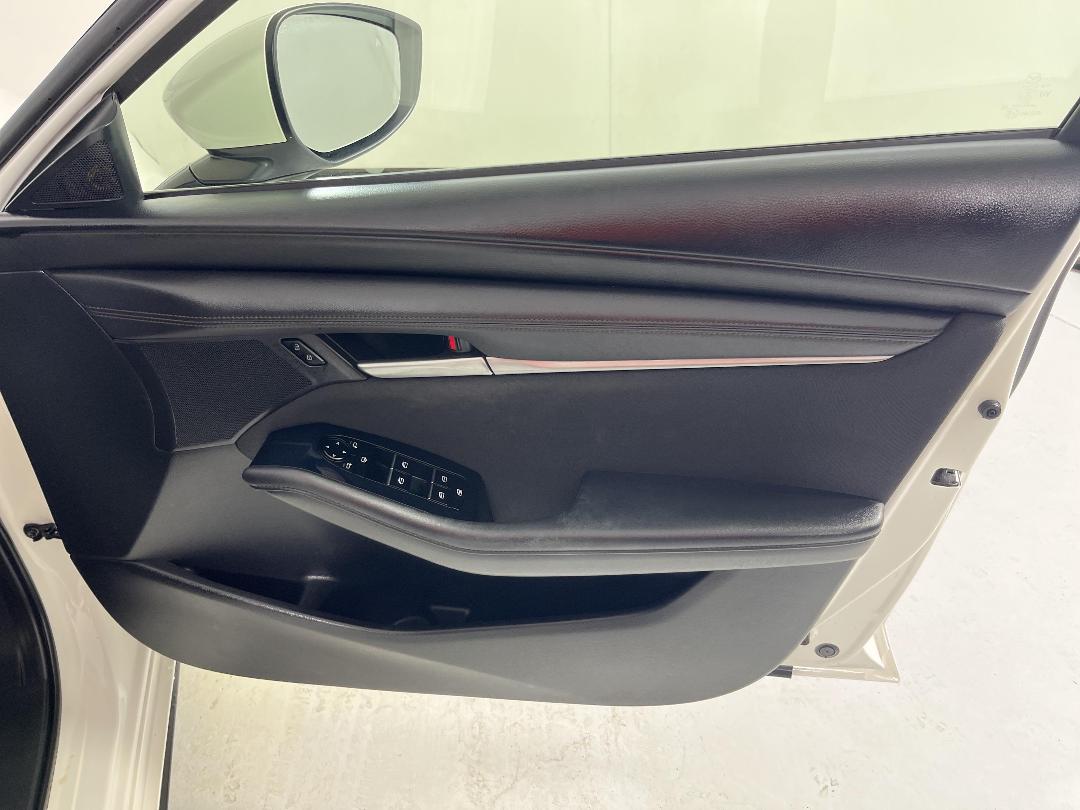 Photo '15' of Mazda Mazda3 Photo '15' of Mazda Mazda3