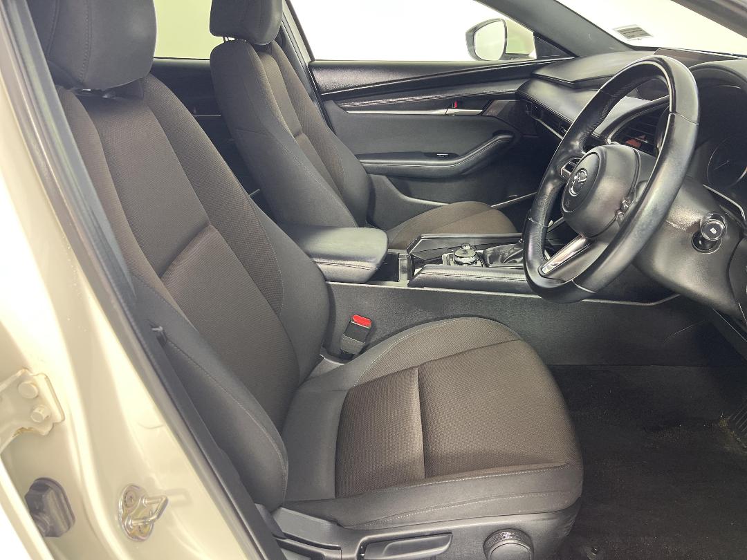 Photo '16' of Mazda Mazda3 Photo '16' of Mazda Mazda3