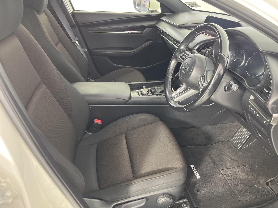 Photo '16' of Mazda Mazda3 Photo '16' of Mazda Mazda3