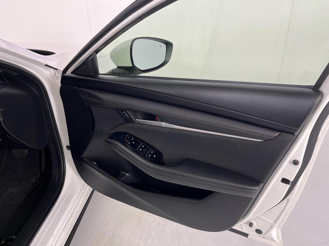 Photo '15' of Mazda Mazda3 Photo '15' of Mazda Mazda3