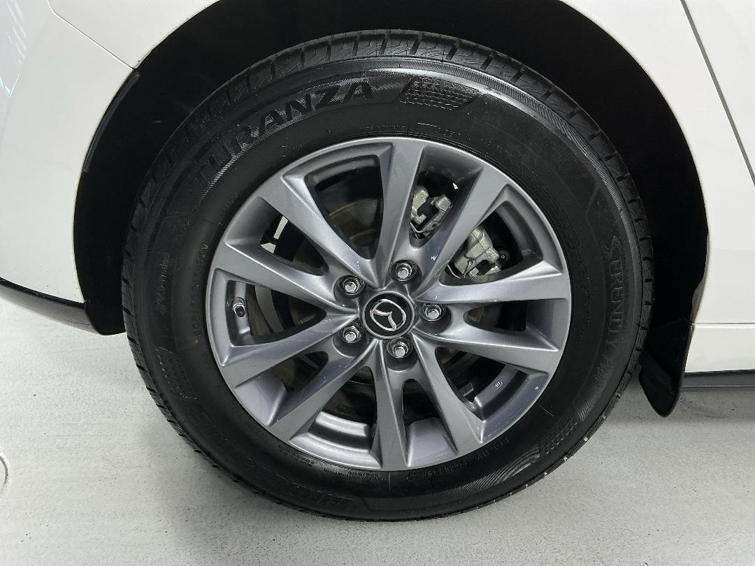 Photo '12' of Mazda Mazda3