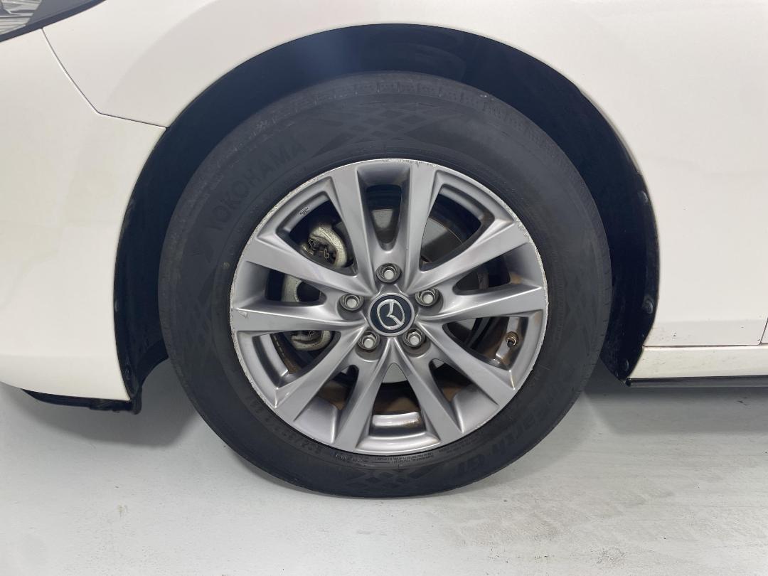 Photo '10' of Mazda Mazda3