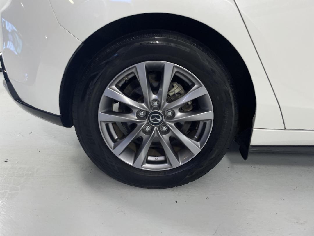 Photo '12' of Mazda Mazda3