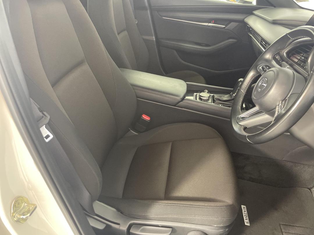 Photo '16' of Mazda Mazda3