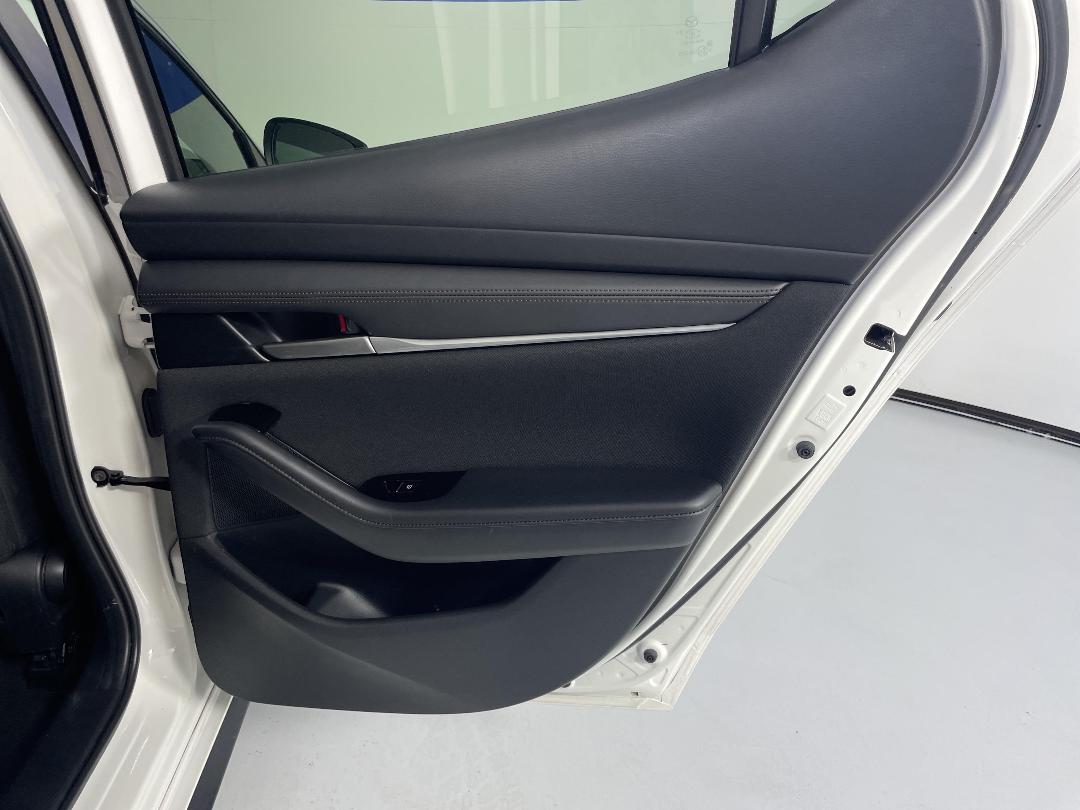 Photo '19' of Mazda Mazda3