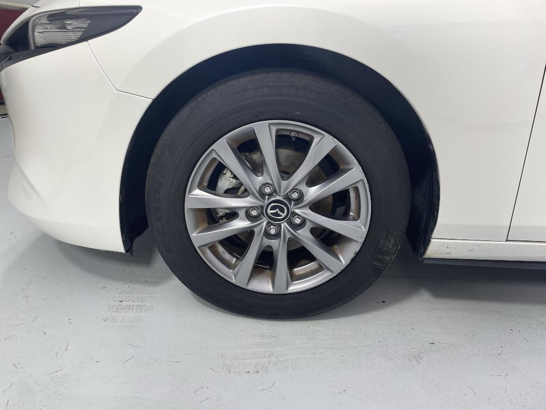 Photo '10' of Mazda Mazda3