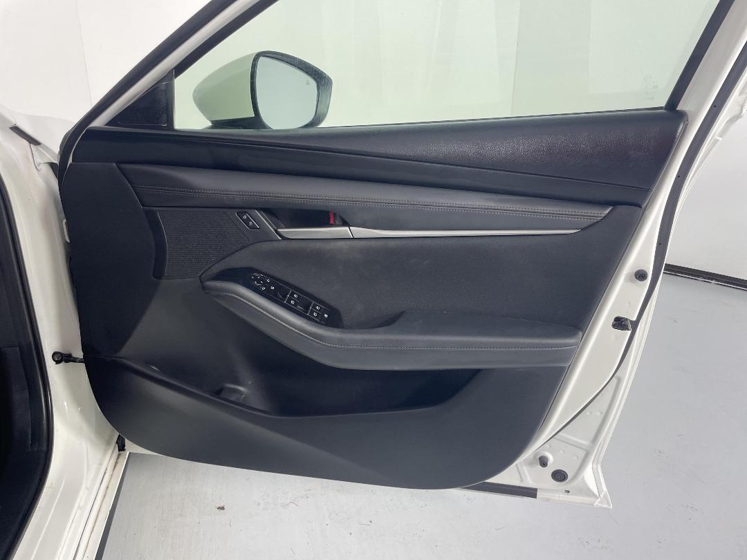 Photo '15' of Mazda Mazda3