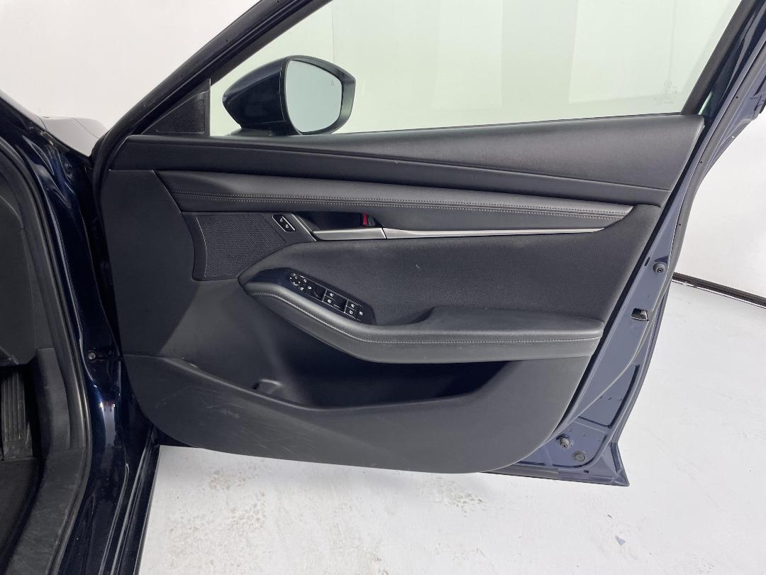 Photo '15' of Mazda Mazda3 Photo '15' of Mazda Mazda3