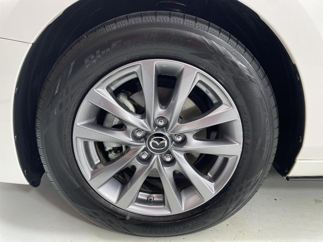 Photo '10' of Mazda Mazda3