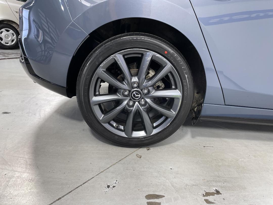 Photo '12' of Mazda Mazda3