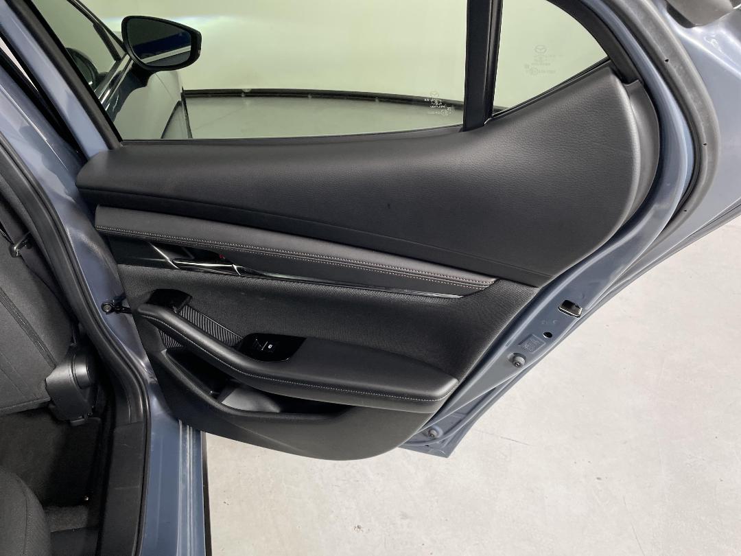 Photo '19' of Mazda Mazda3