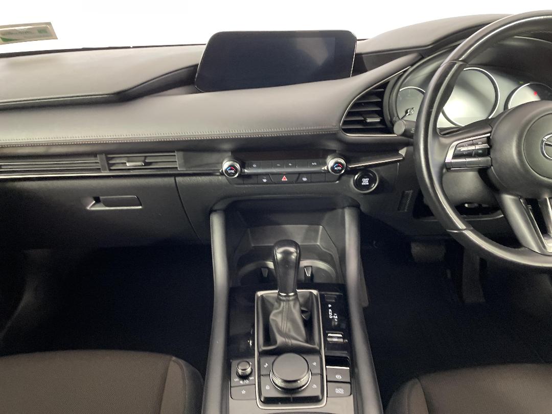 Photo '18' of Mazda Mazda3