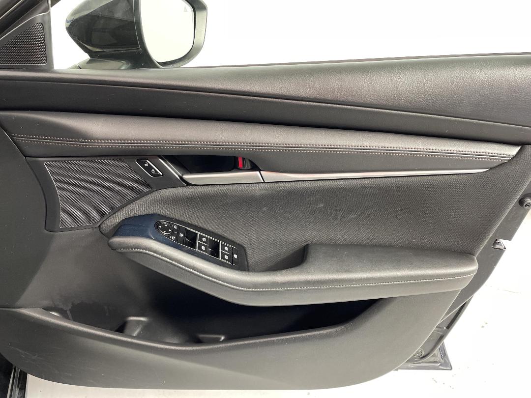 Photo '15' of Mazda Mazda3 Photo '15' of Mazda Mazda3