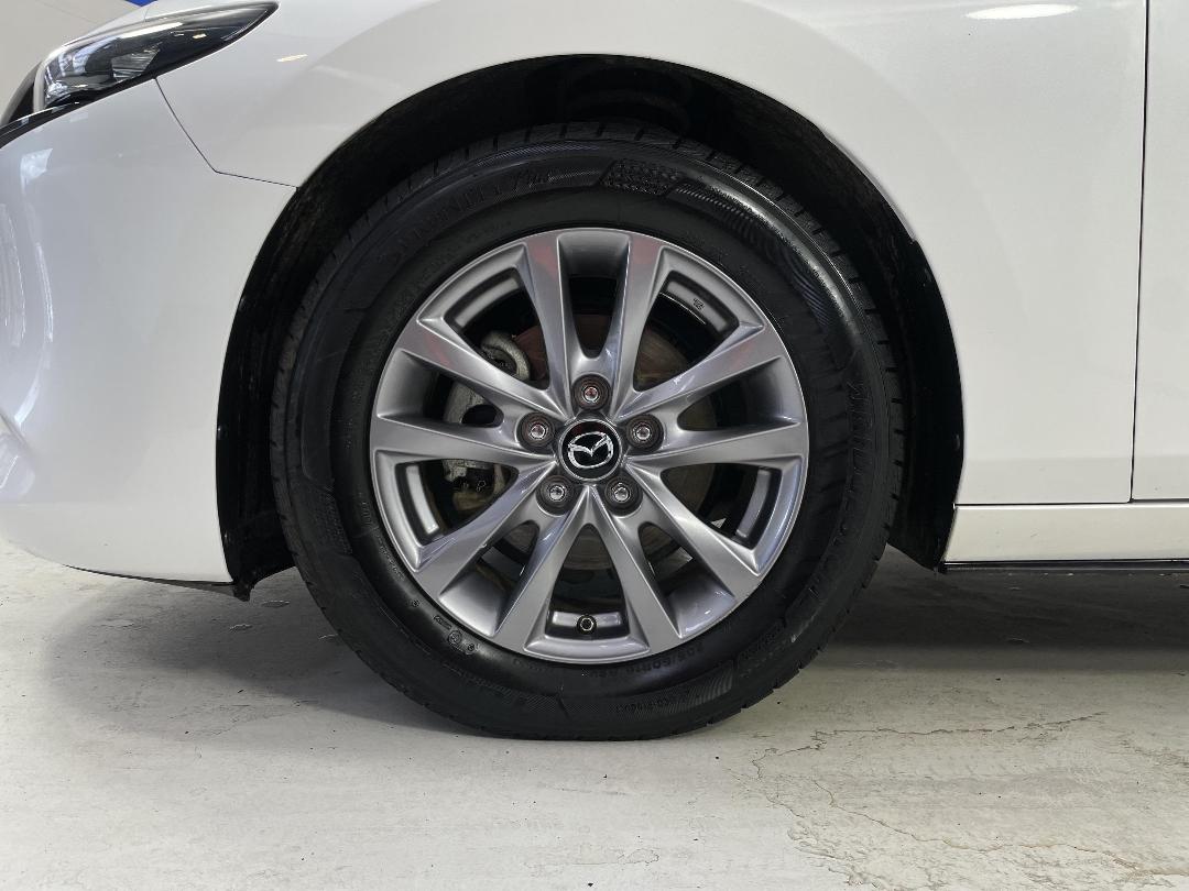 Photo '10' of Mazda Mazda3