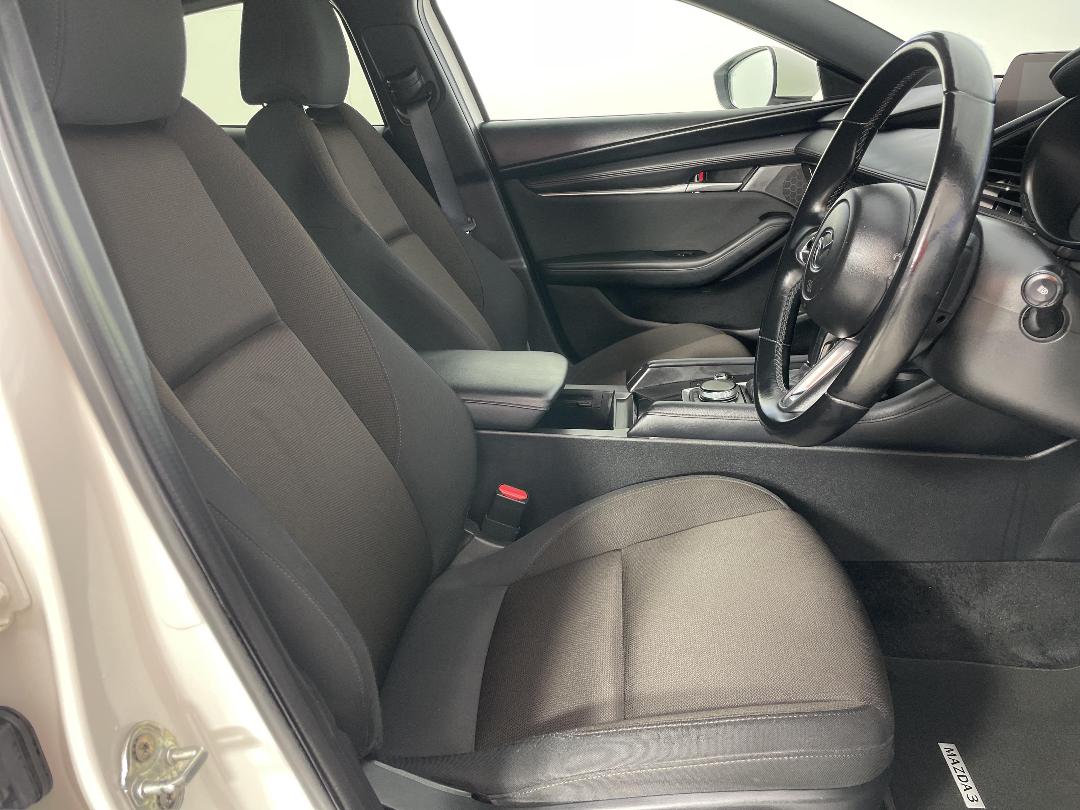 Photo '16' of Mazda Mazda3