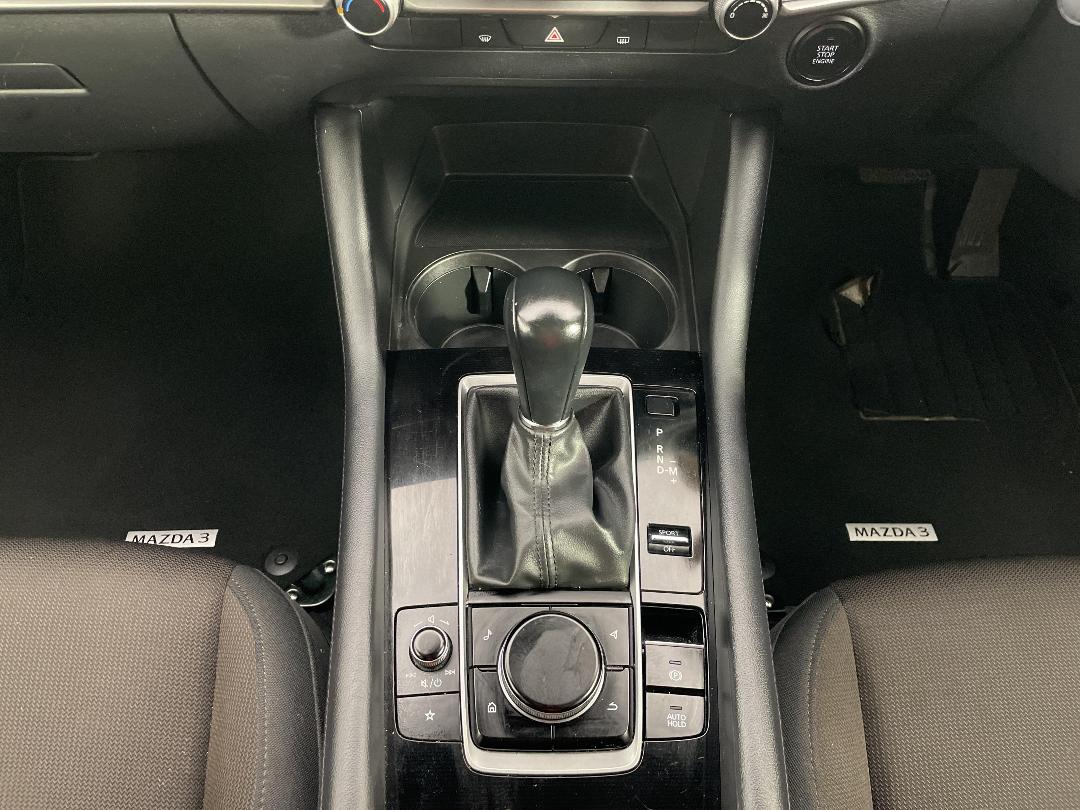 Photo '18' of Mazda Mazda3