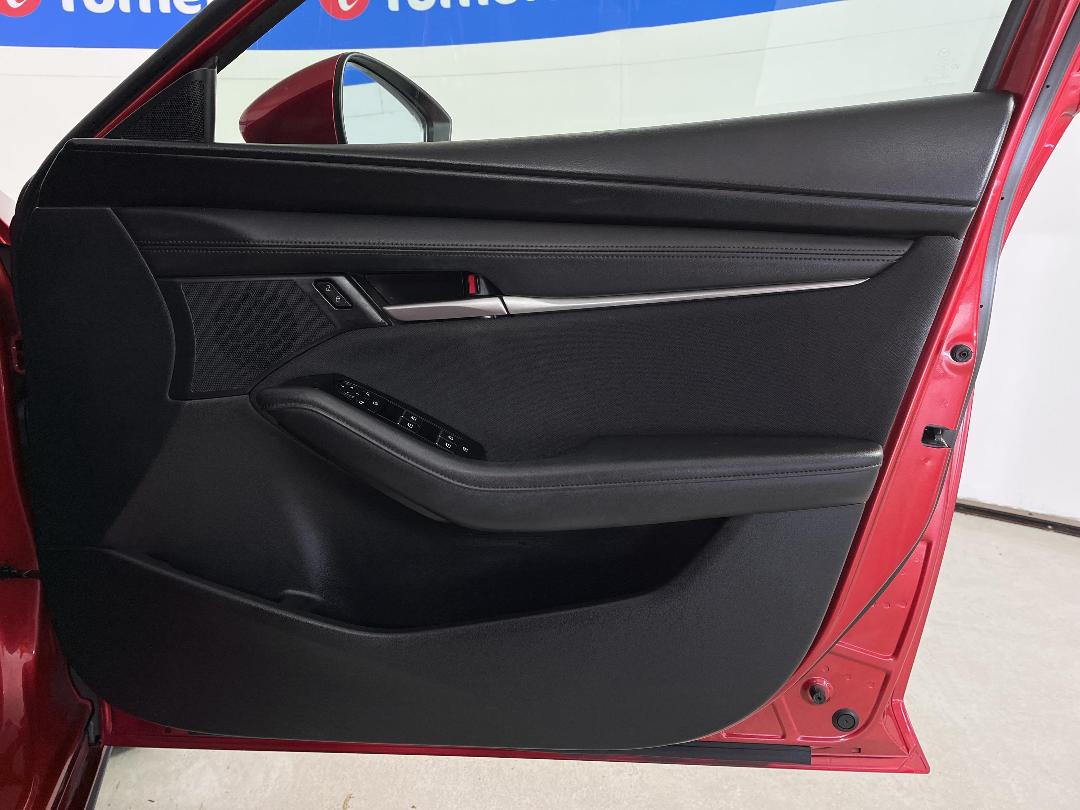 Photo '15' of Mazda Mazda3