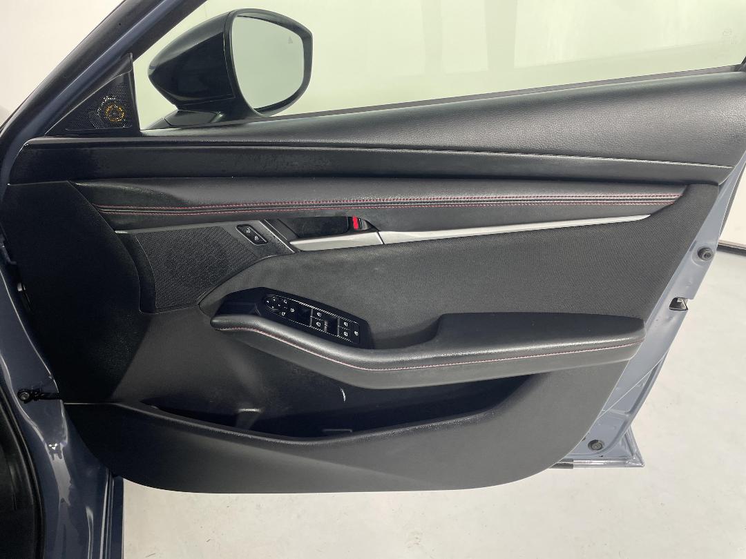 Photo '15' of Mazda Mazda3 Photo '15' of Mazda Mazda3