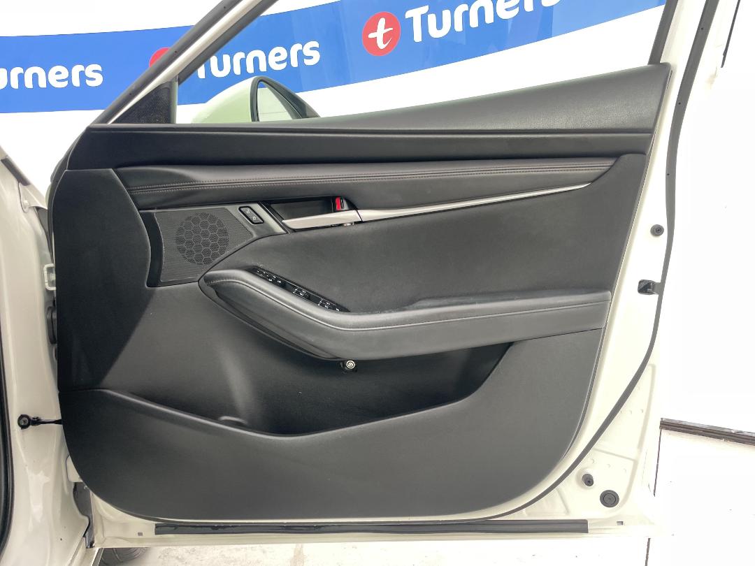 Photo '15' of Mazda Mazda3 Photo '15' of Mazda Mazda3