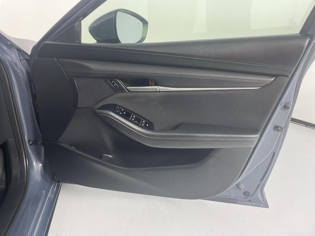 Photo '15' of Mazda Mazda3 Photo '15' of Mazda Mazda3