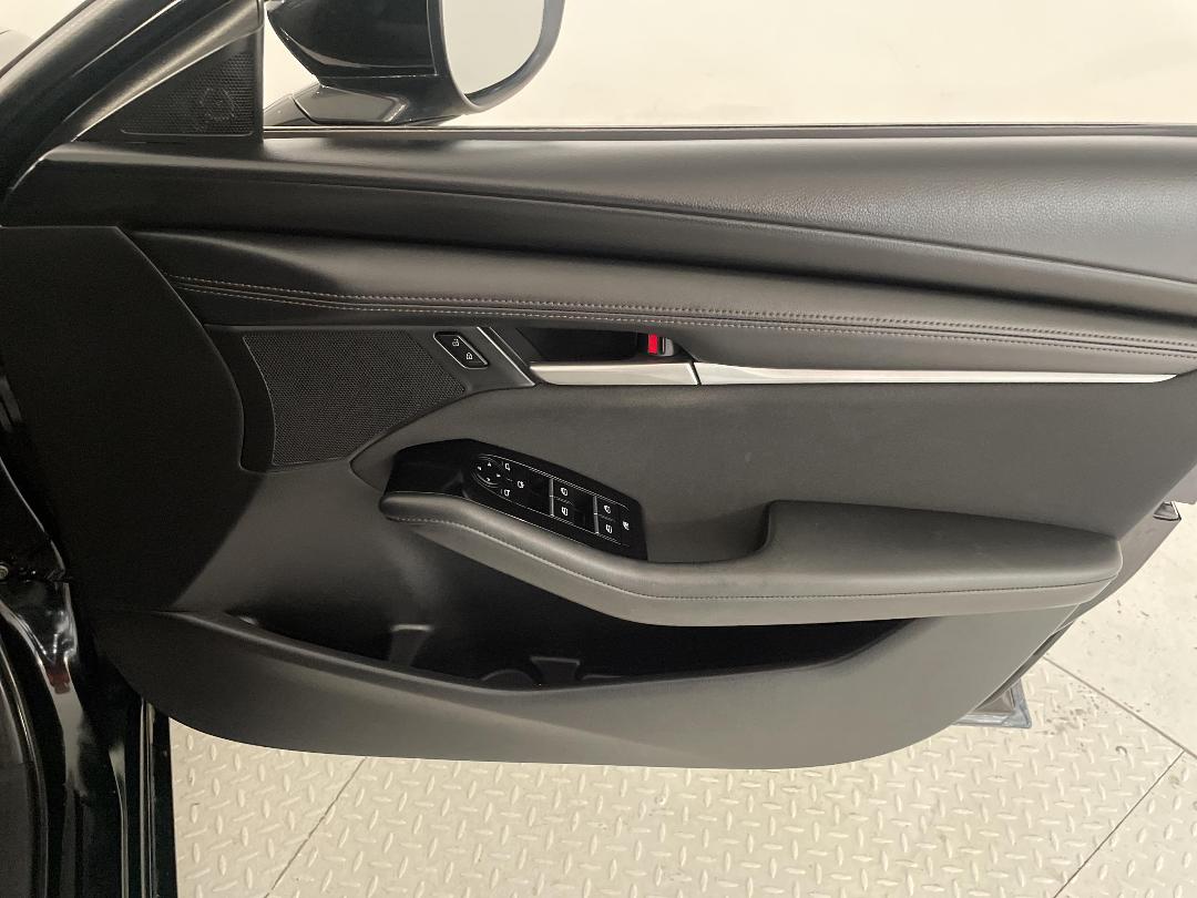 Photo '15' of Mazda Mazda3