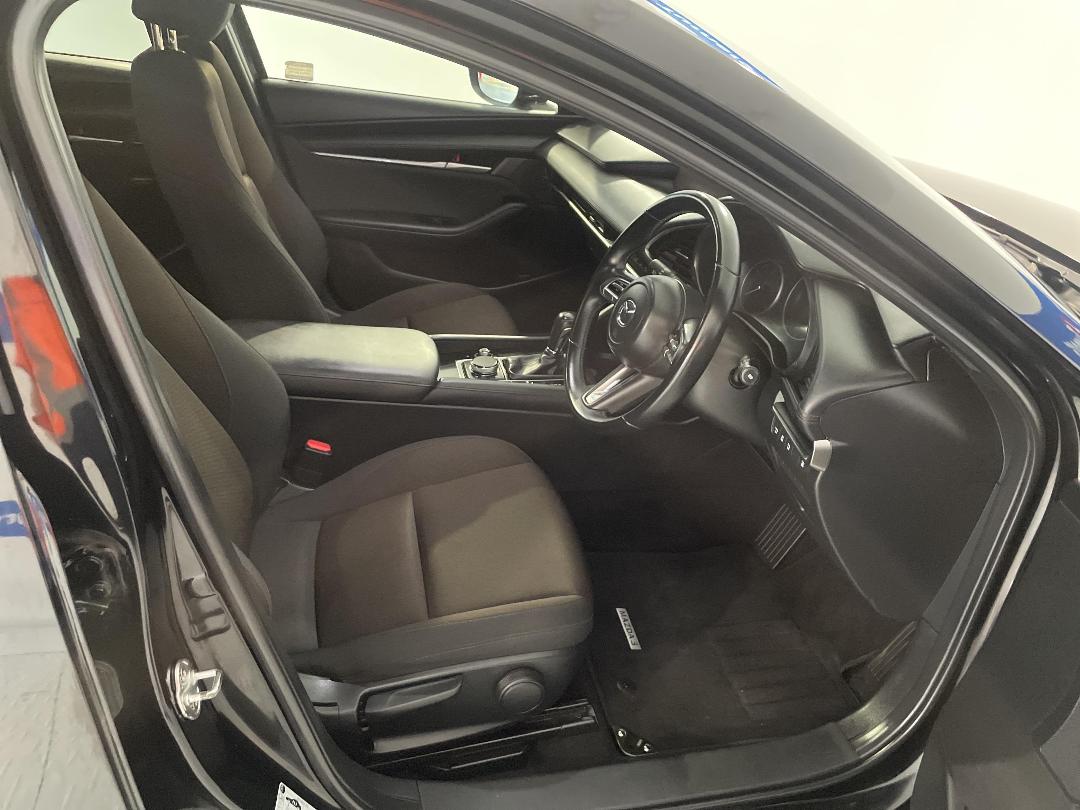 Photo '16' of Mazda Mazda3