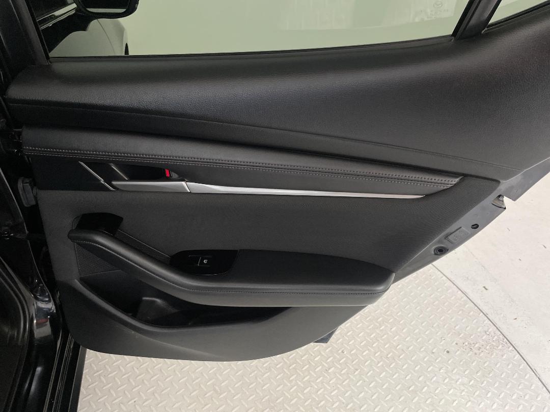 Photo '19' of Mazda Mazda3