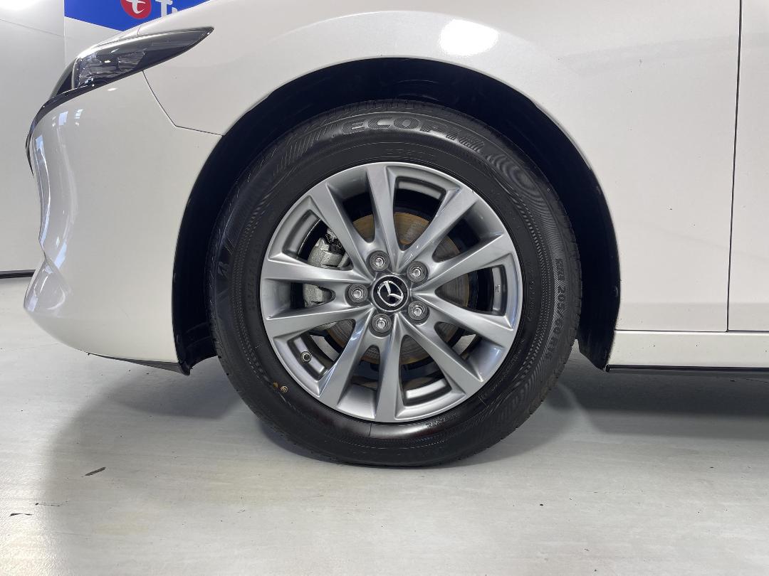 Photo '10' of Mazda Mazda3