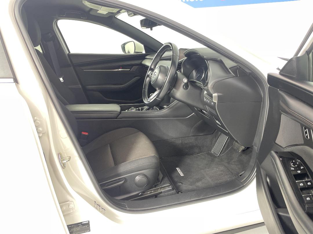 Photo '16' of Mazda Mazda3