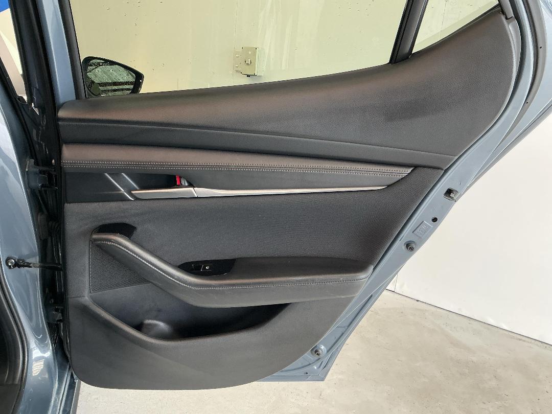 Photo '19' of Mazda Mazda3