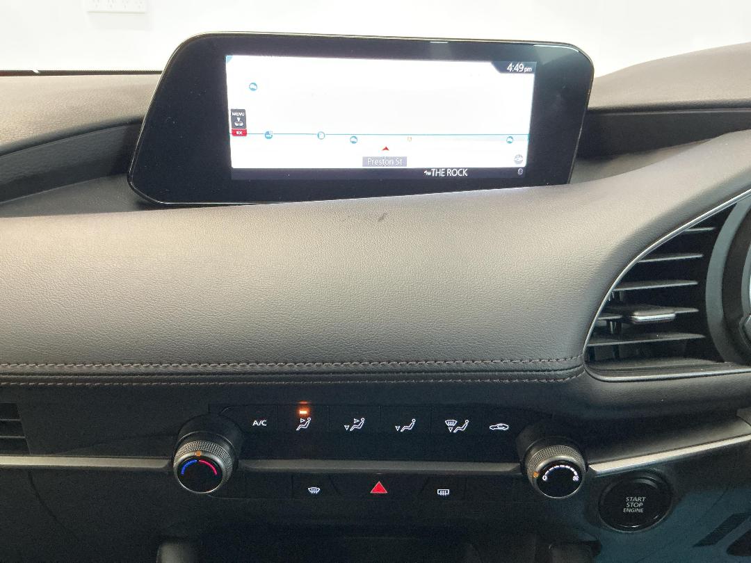 Photo '18' of Mazda Mazda3