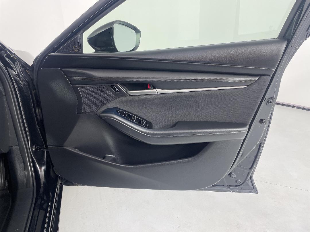 Photo '15' of Mazda Mazda3 Photo '15' of Mazda Mazda3