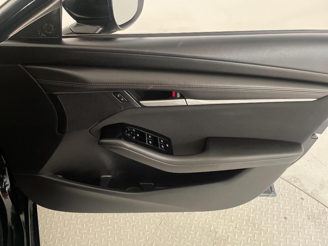 Photo '15' of Mazda Mazda3 Photo '15' of Mazda Mazda3