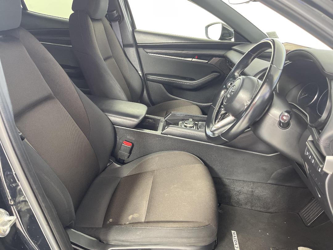 Photo '16' of Mazda Mazda3