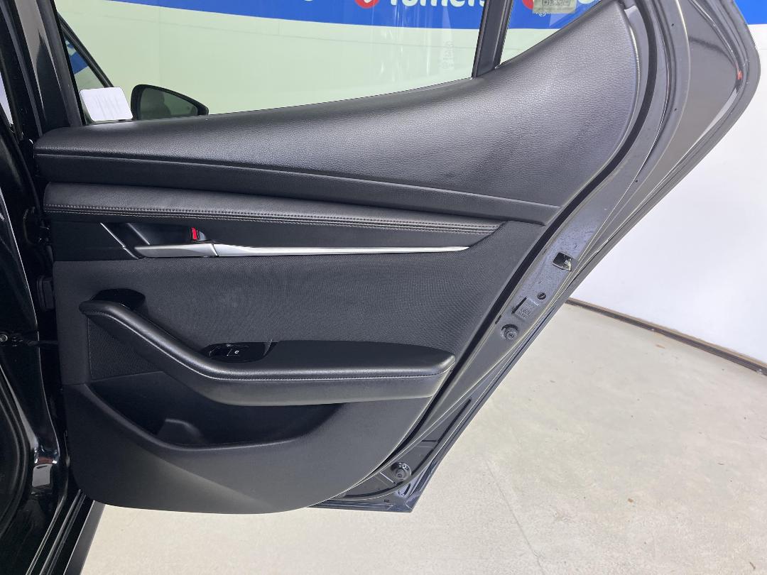 Photo '19' of Mazda Mazda3