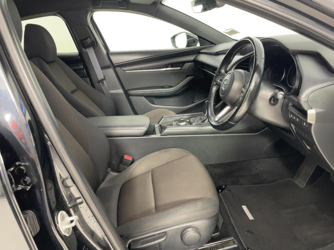 Photo '16' of Mazda Mazda3