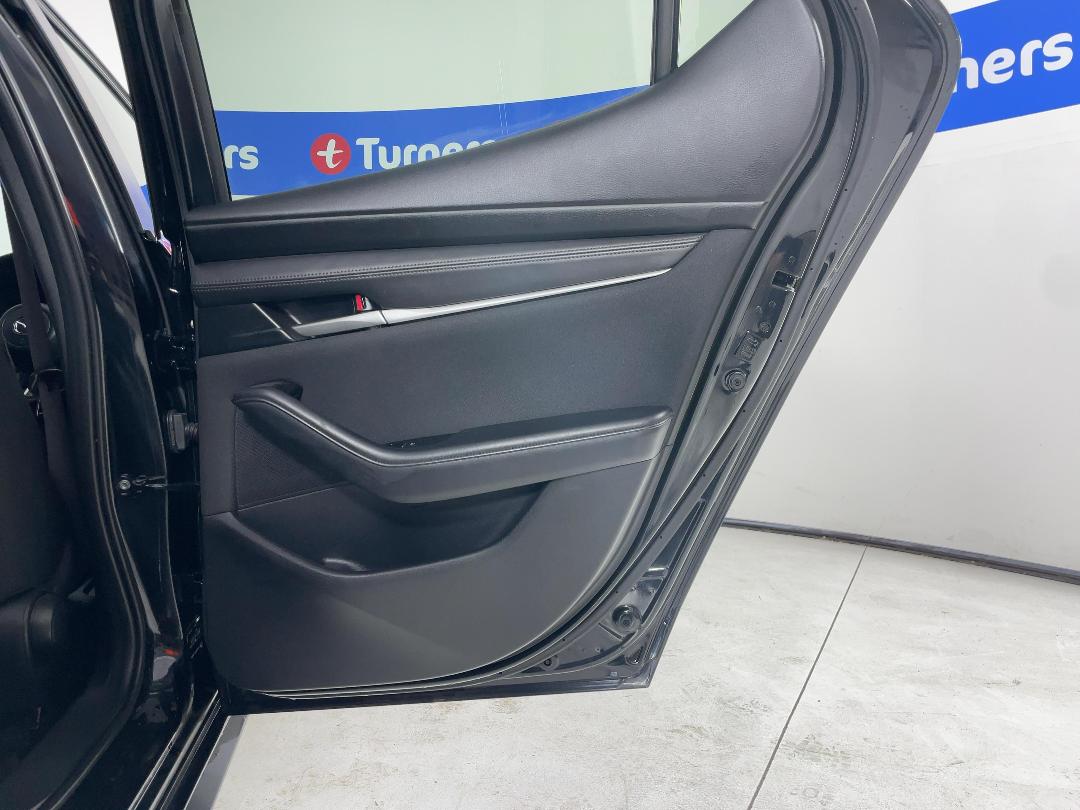 Photo '19' of Mazda Mazda3