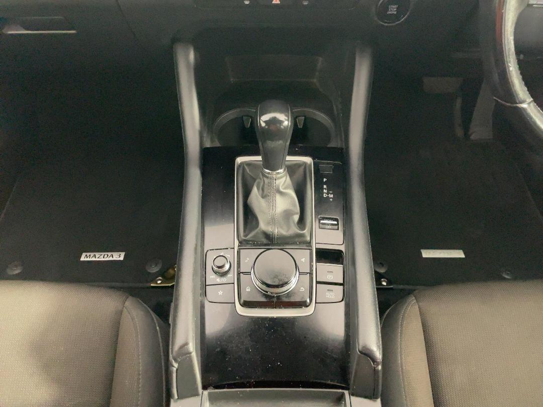 Photo '18' of Mazda Mazda3